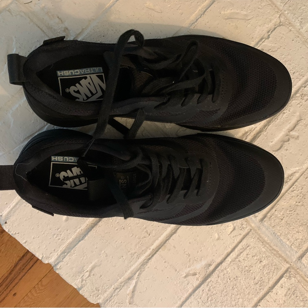 Vans sneakers- men’s 8.5/women’s 10